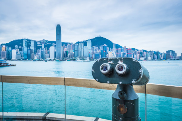 香港维多利亚港的投币望远镜图片下载