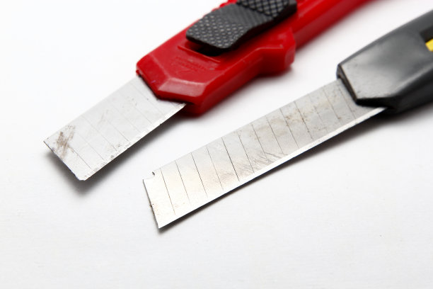 文具刀上的白色背景图片下载