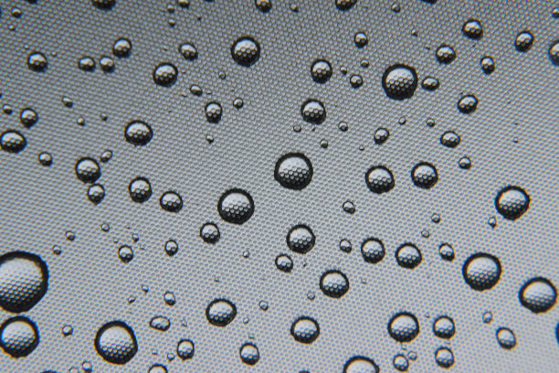 微微的雨水珠圈背景图片下载