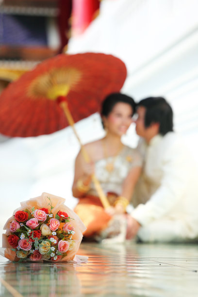 花和亚洲夫妇图片下载