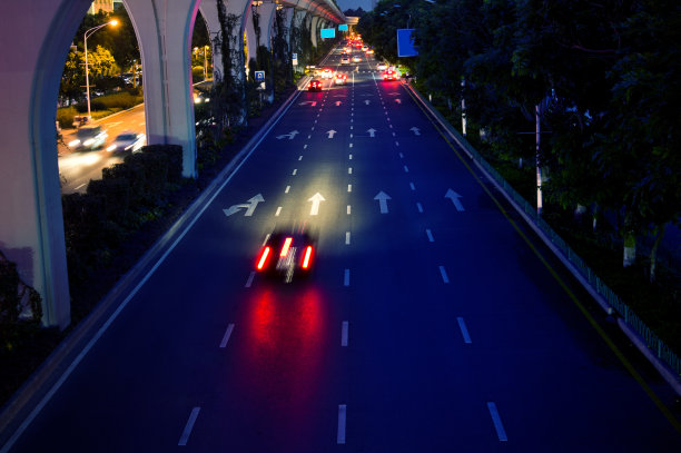 晚上交通图片下载