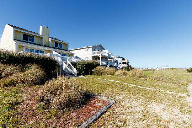 海滩上的房子素材图片