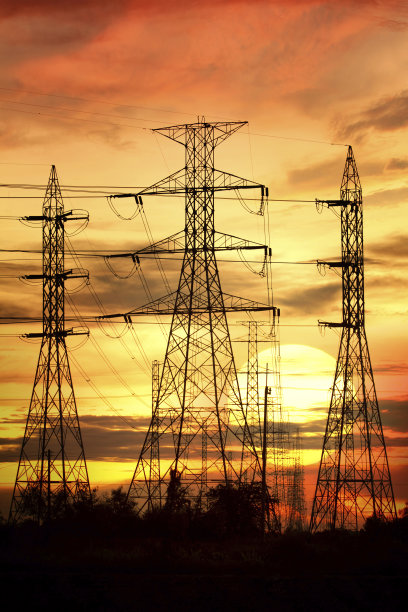 电网在日落时电网电压高图片下载