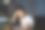亚洲商界女性用智能手机发短信加班素材图片