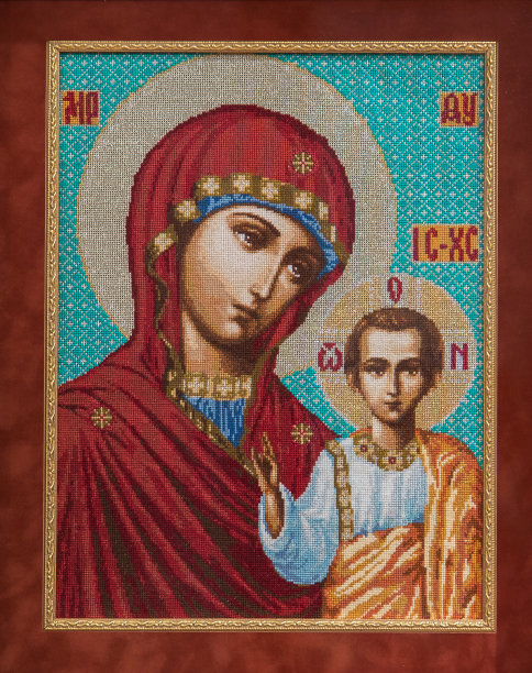 圣母像，绣着十字架图片下载