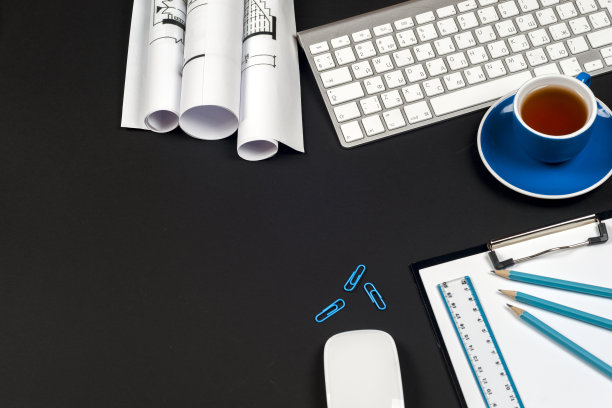 建筑师的工作场所-卷和计划。图片下载