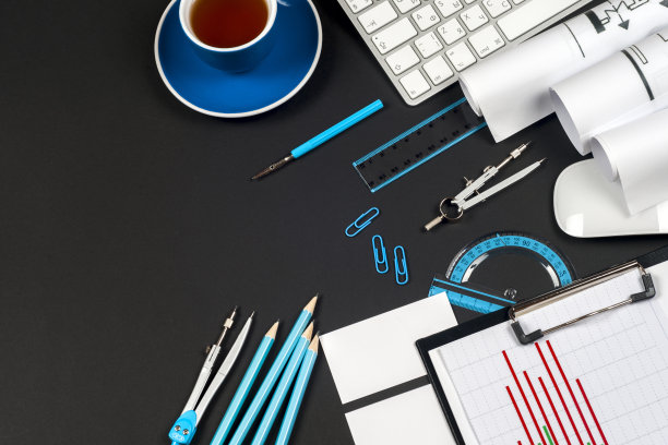 建筑师的工作场所-卷和计划。图片下载