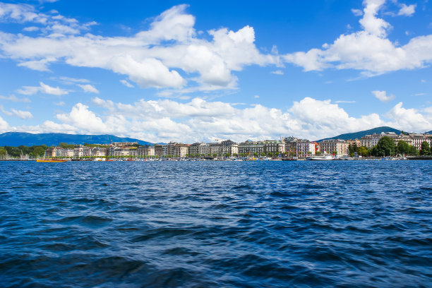 湖、堤、旗、桥图片下载