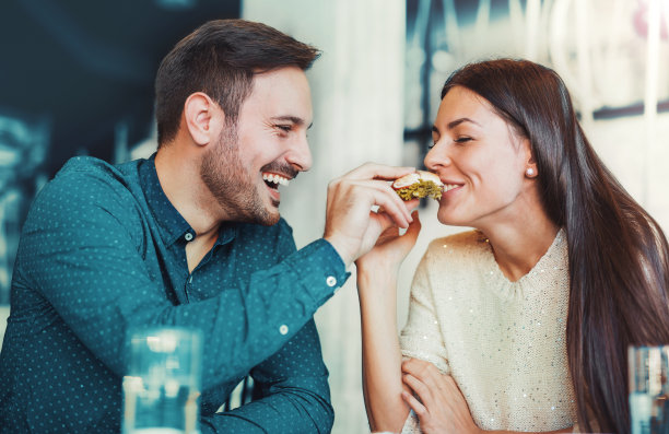 情侣图片素材ID：133684660