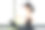 美丽的亚洲女人跑步机上的VR耳机眼镜素材图片