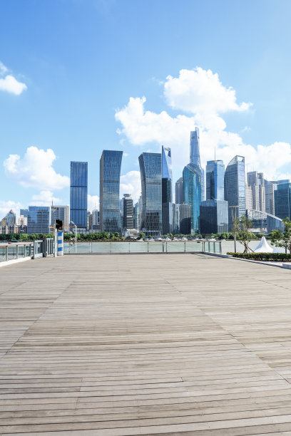 上海的空置楼层，有着现代化的天际线和建筑图片下载