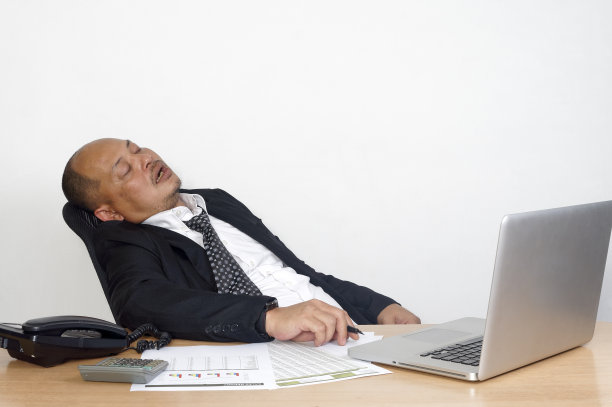 睡在工作图片下载