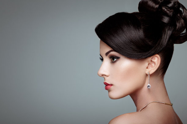 时尚肖像年轻美丽的女人优雅的发型素材图片