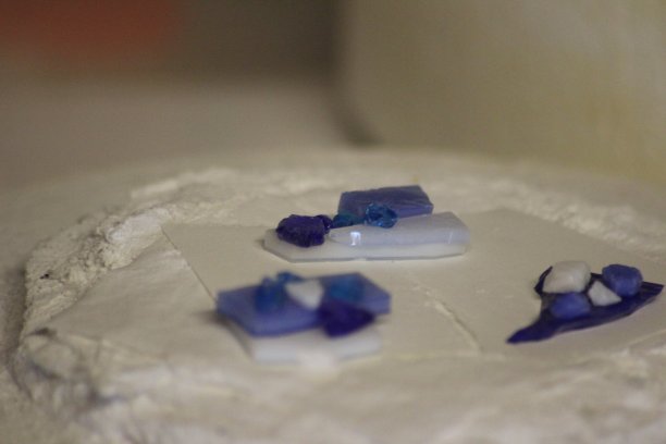 玻璃碎片图片下载