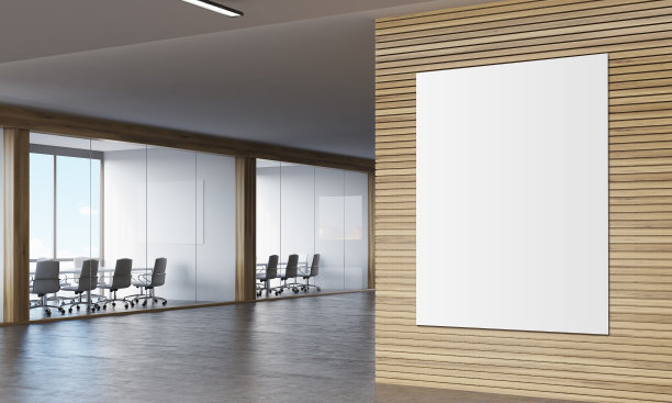 在公司的木质走廊里装腔作势素材图片