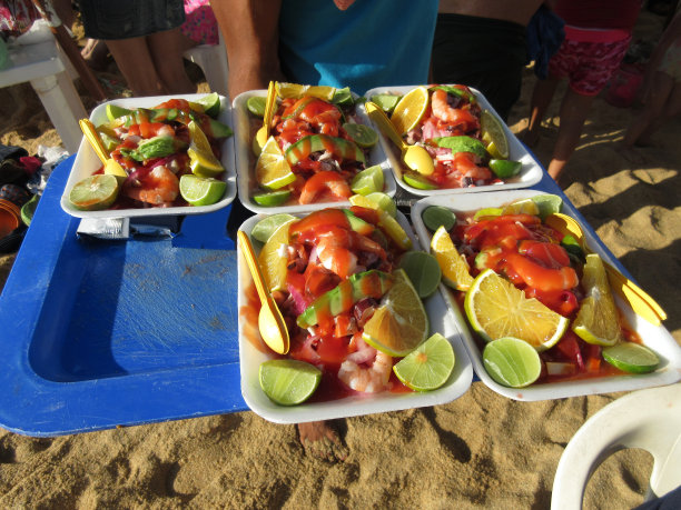 墨西哥阿卡普尔科出售酸橘汁腌鱼图片下载