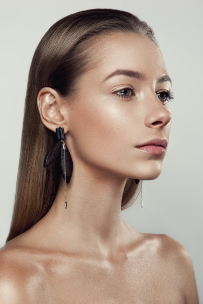 漂亮的裸妆女孩图片下载