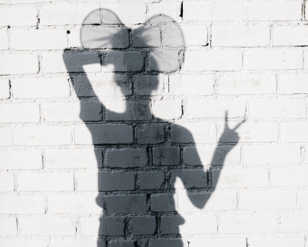 有耳朵的女人的影子照片图片下载