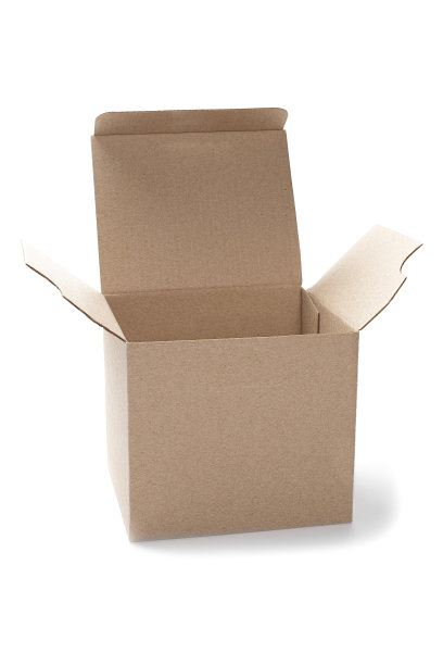 在孤立的白色背景上打开方形纸箱图片下载