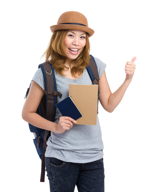 携带护照背包的旅客图片下载