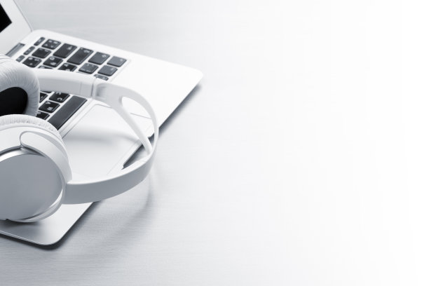 在笔记本电脑耳机图片下载