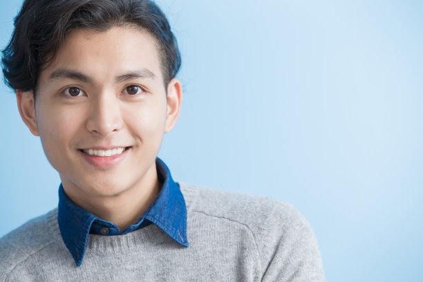 男人对你微笑图片下载