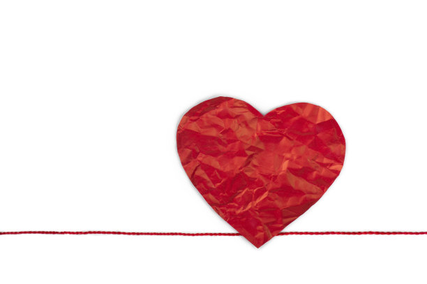 红纸做的心图片下载