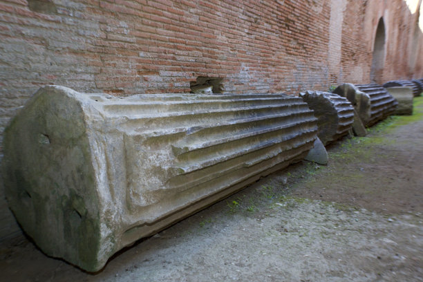 一排排的大理石柱子图片下载