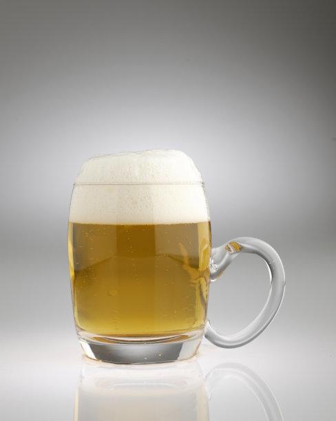 带柄啤酒杯图片下载