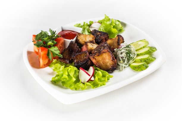 烧烤配蔬菜和绿色蔬菜图片下载