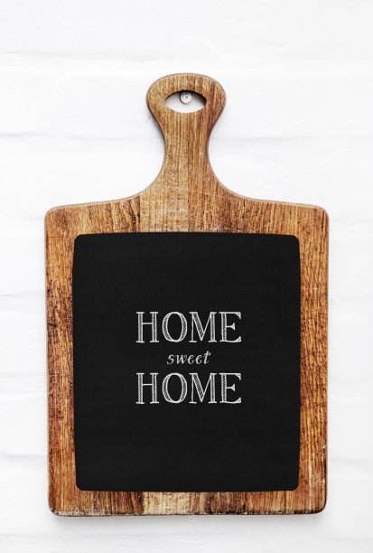 有划痕的旧切菜板。乡村风格的厨房。引用国内西南图片下载