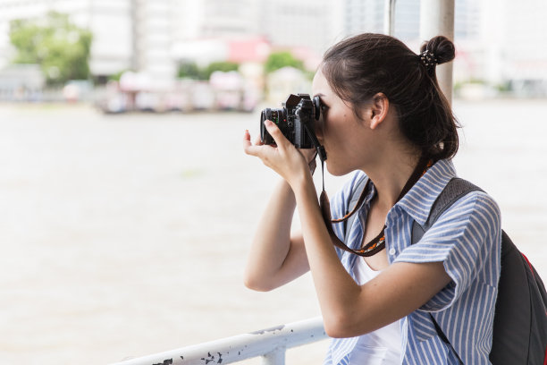 年轻的亚洲旅行素材图片