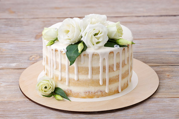 白釉白花的蛋糕图片下载