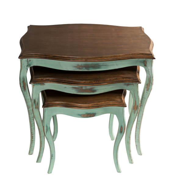 剪出三张白色背景的复古嵌套桌子图片下载