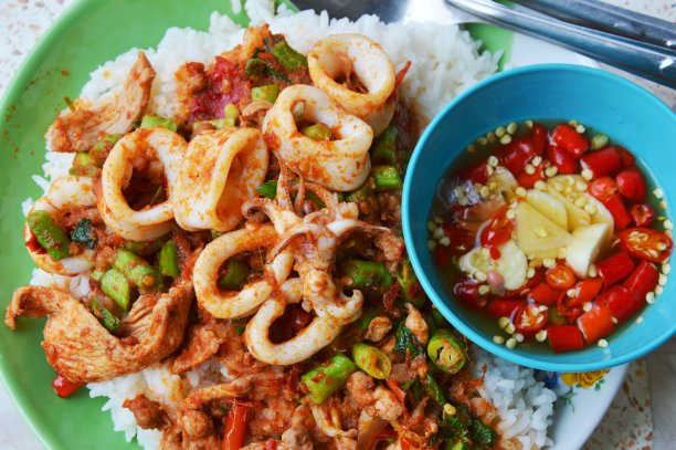 咖喱鱿鱼炒猪肉，辣酱鱼作料图片下载