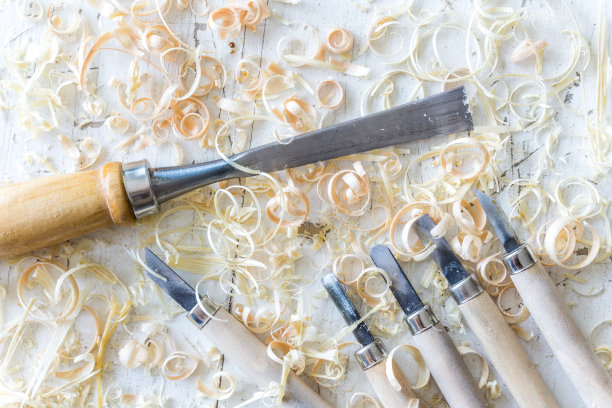 凿子和木片素材图片