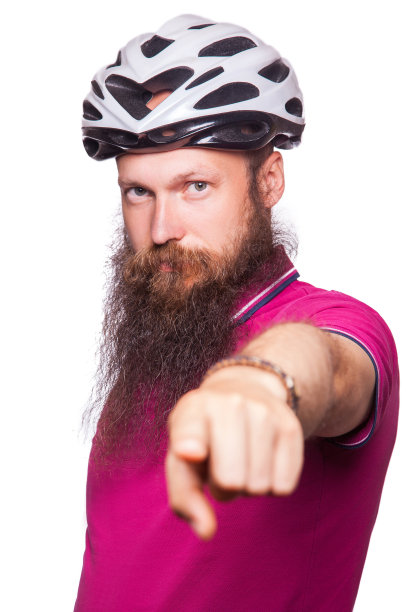 职业自行车手为了安全戴头盔。图片下载