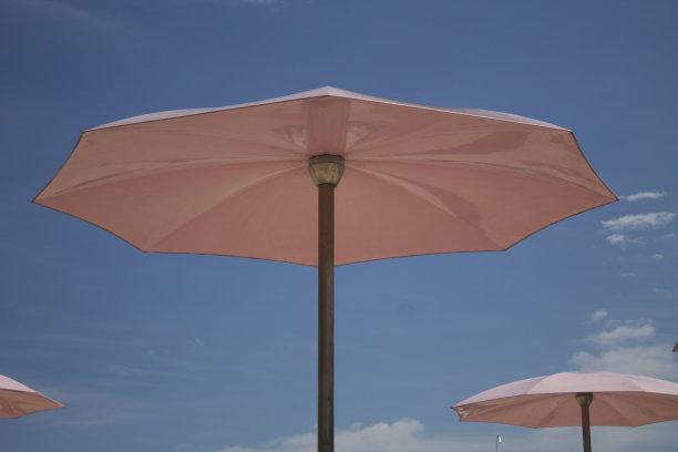 粉红色的伞图片下载