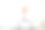 年轻孕妇在做产前瑜伽。相扑蹲的姿势图片下载