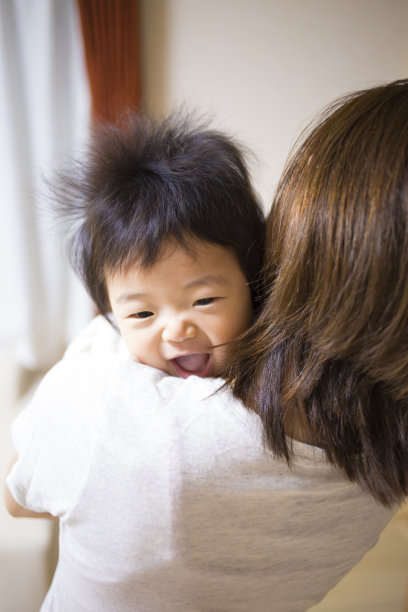 母亲和孩子图片下载