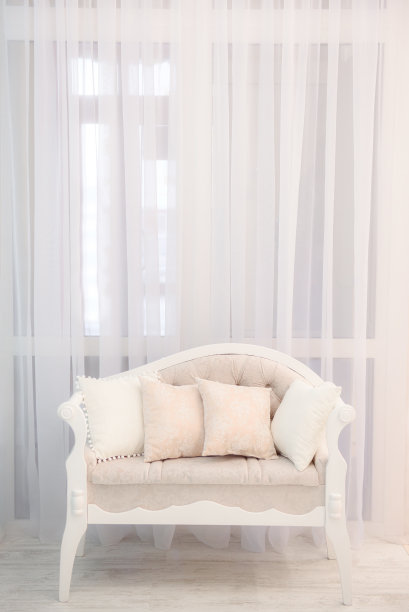 极简主义的浅米色软沙发图片图片下载