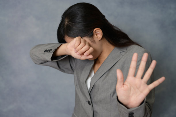 女人说不要拍照图片下载