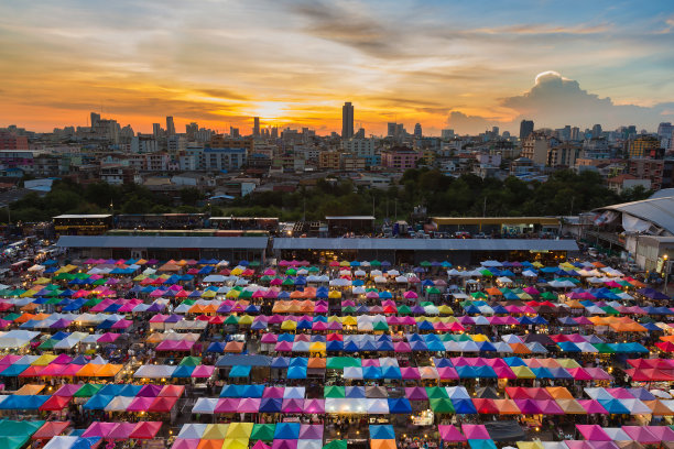 鸟瞰曼谷市中心夜市图片下载