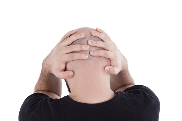 秃顶的人悲伤图片下载