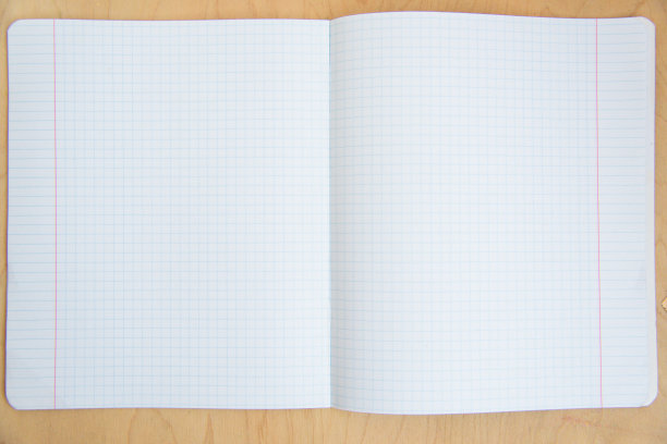 在木制背景上打开笔记本图片下载