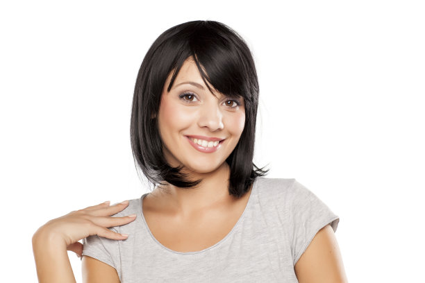 头上戴着黑色假发的年轻女子图片下载