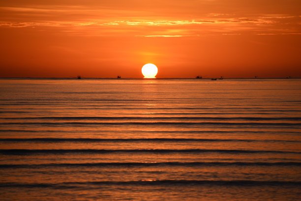 ω的太阳图片下载