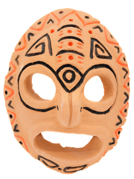 传统的非洲黏土面具上隔离白色图片下载