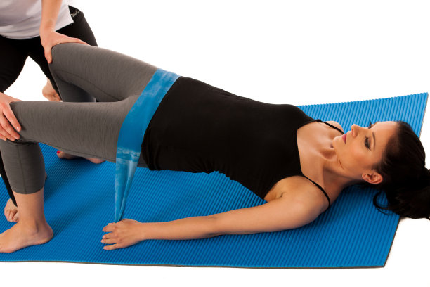 理疗师用乐队做即兴练习图片下载