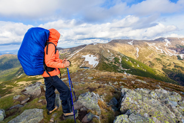 山里的女孩图片下载